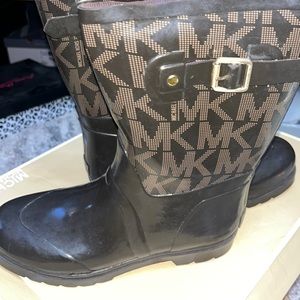 Micheal Kors low cut rain boots , brown , size 9